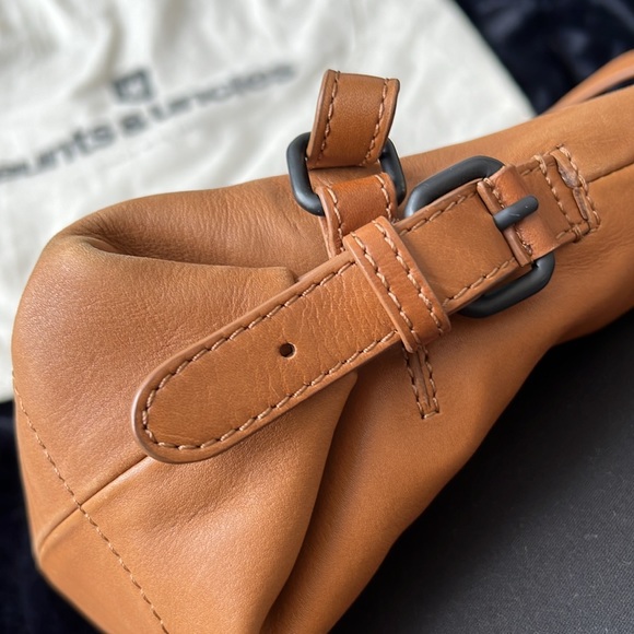 Aunts and uncles tanned leather Carmel backpack, purse Mrs. Onion rucksack - Picture 3 of 8